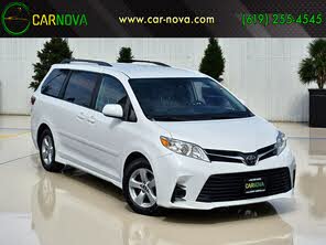 Toyota Sienna LE 7-Passenger FWD with Auto-Access Seat