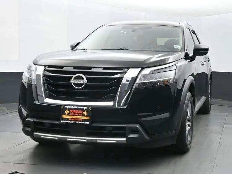 2023 Nissan Pathfinder SL 4WD