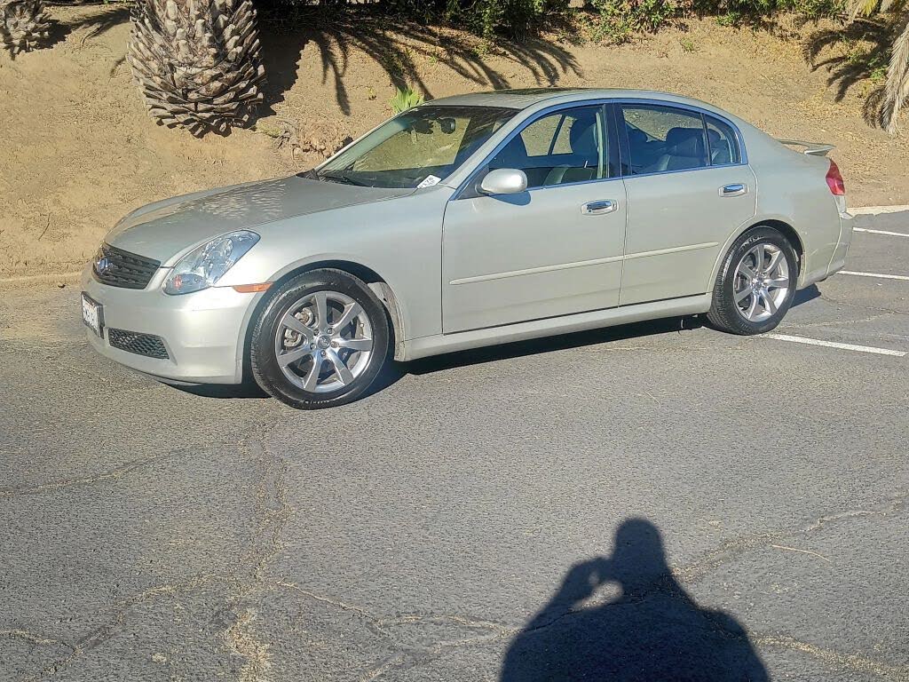 2005 INFINITI G35 Sedan RWD