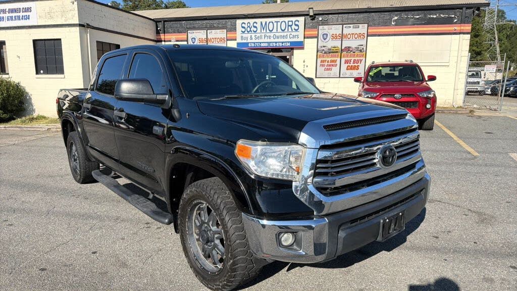 2017 Toyota Tundra SR5 CrewMax 5.7L FFV