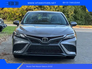 Toyota Camry SE FWD