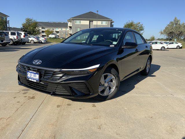2025 Hyundai Elantra SE FWD