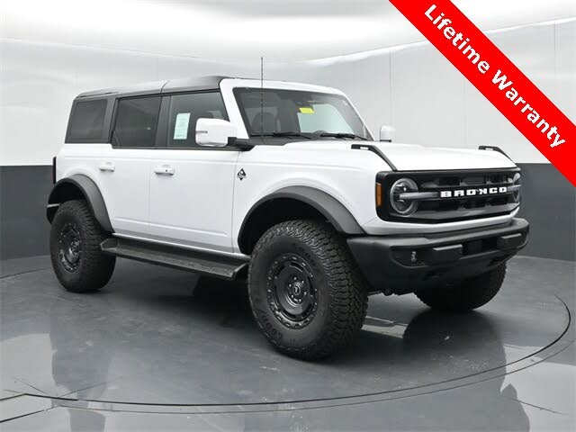 2025 Ford Bronco Outer Banks 4-Door 4WD