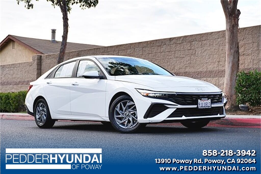 2024 Hyundai Elantra SEL FWD