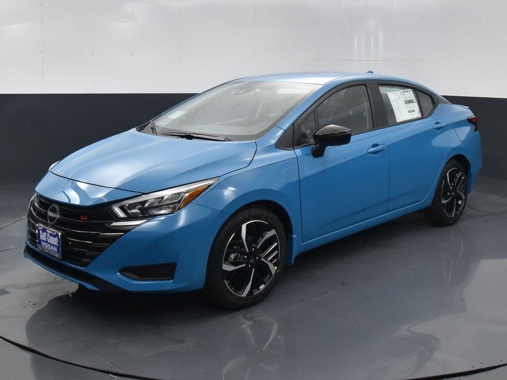 2025 Nissan Versa SR FWD