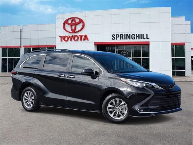 2022 Toyota Sienna XLE 7-Passenger FWD