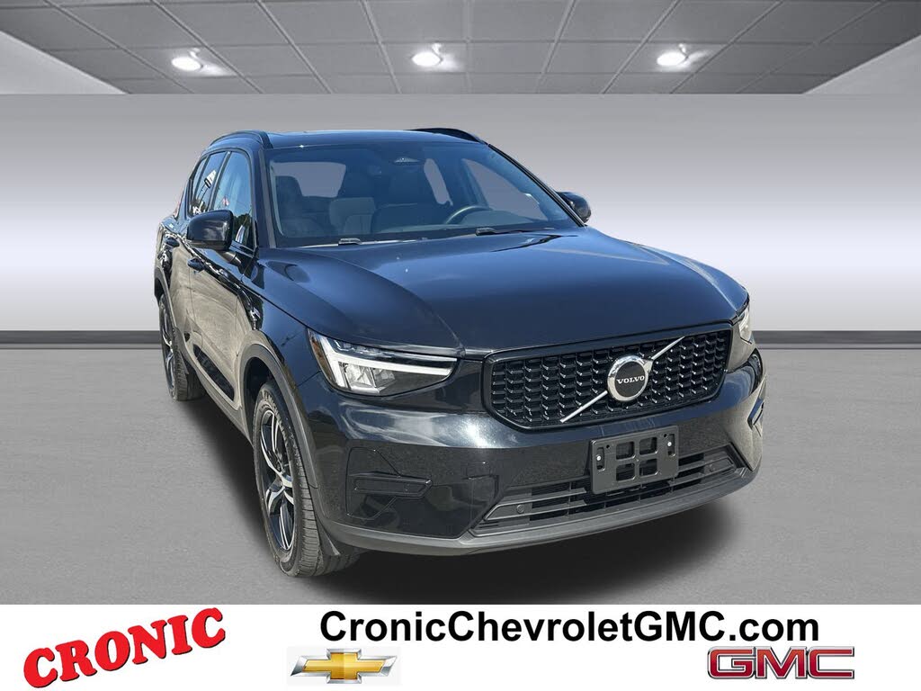 2024 Volvo XC40 B5 Core Bright Theme AWD