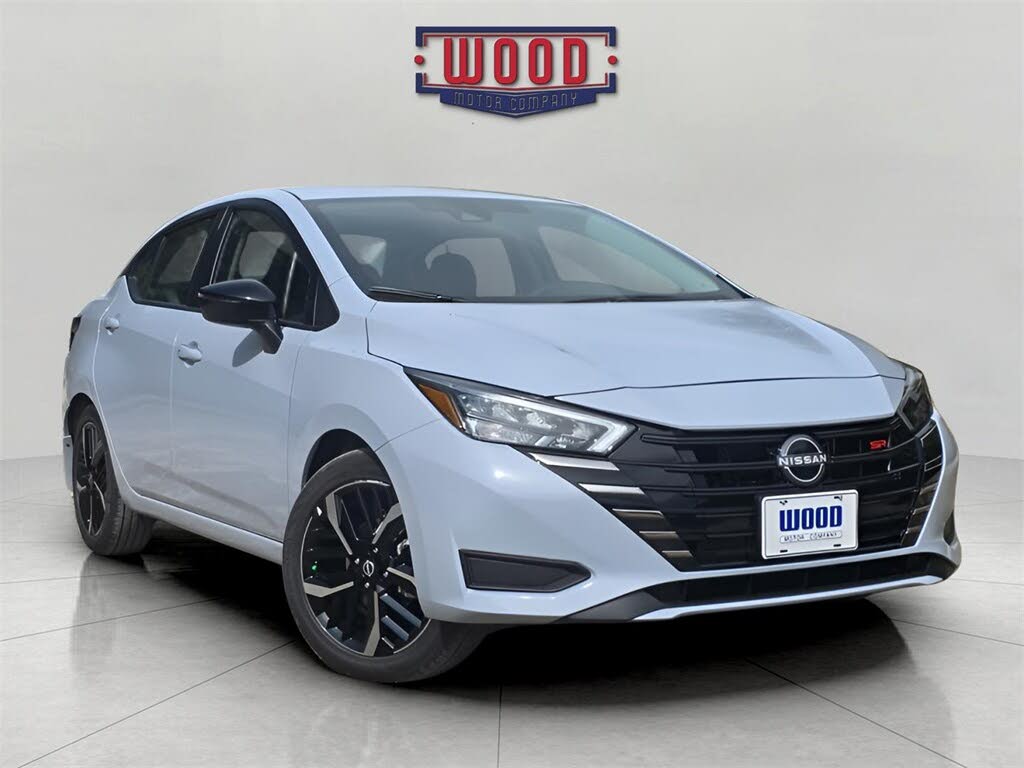 2025 Nissan Versa SR FWD