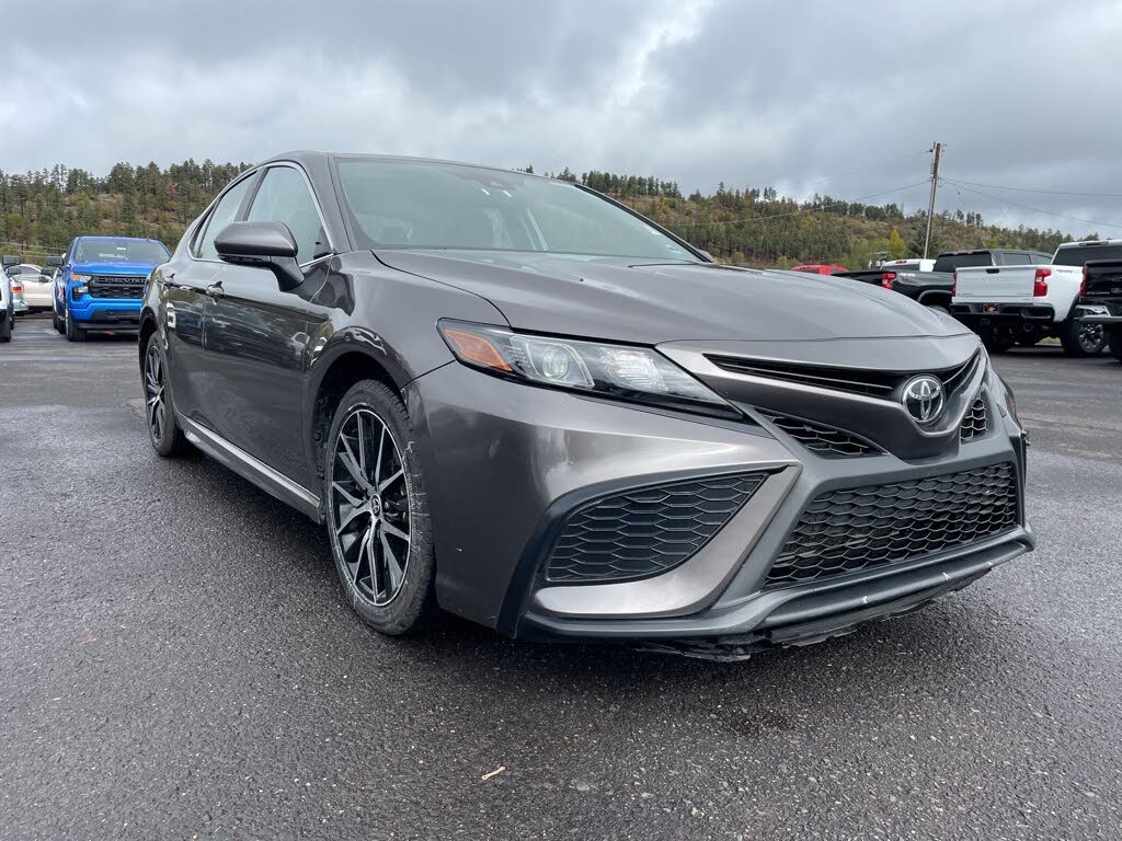 2024 Toyota Camry SE FWD