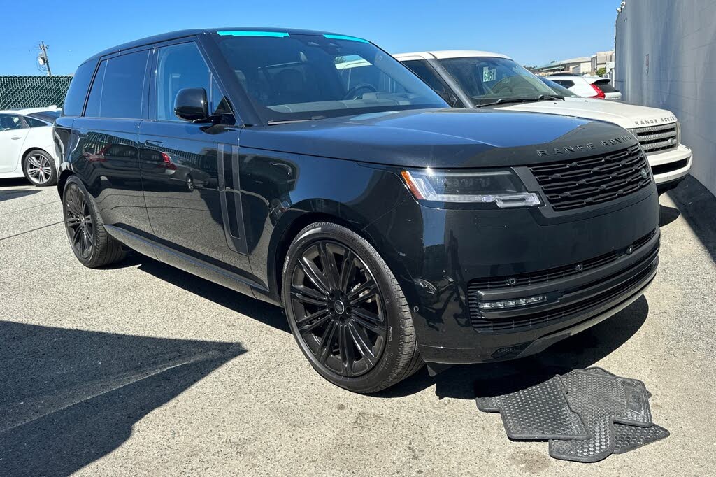 2025 Land Rover Range Rover P530 SE LWB AWD