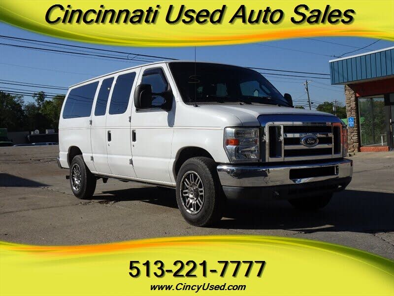 2011 Ford E-Series E-350 XLT Super Duty Passenger Van