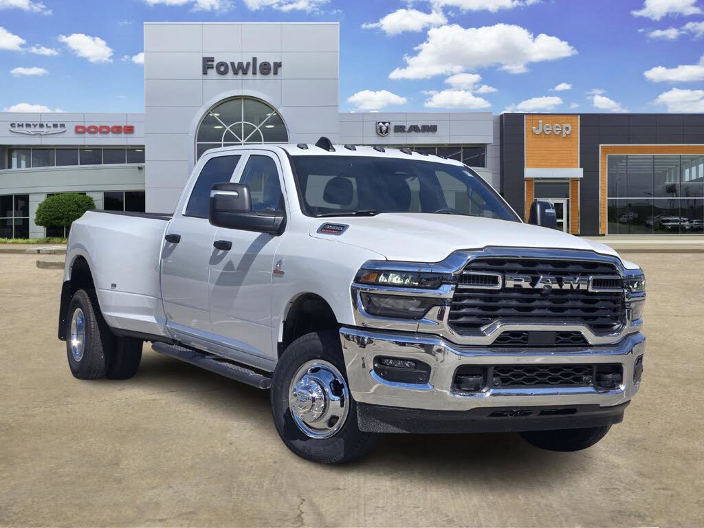 2026 RAM 3500 Tradesman Crew Cab LB DRW 4WD