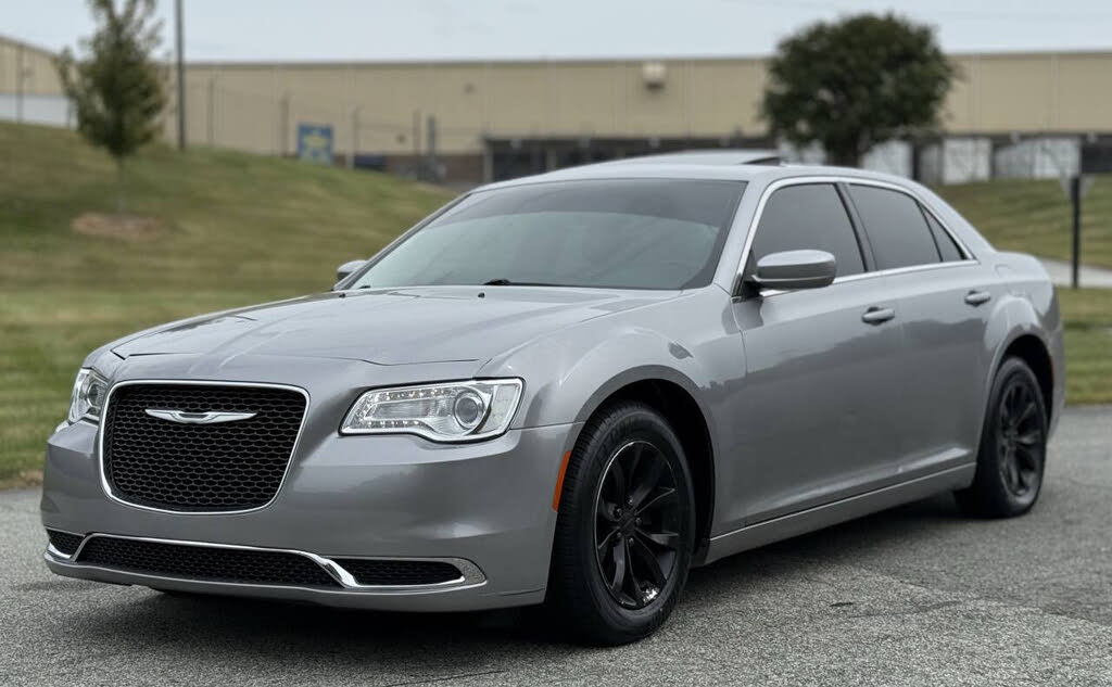 2016 Chrysler 300 Limited RWD