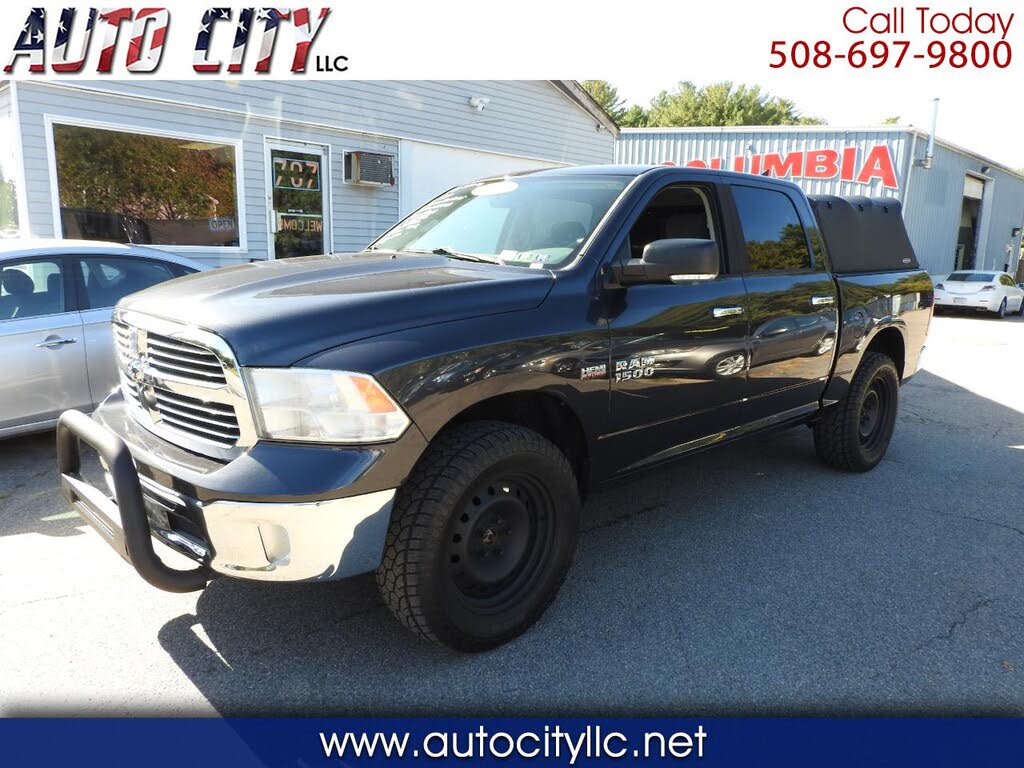 2015 RAM 1500 SLT Crew Cab 4WD