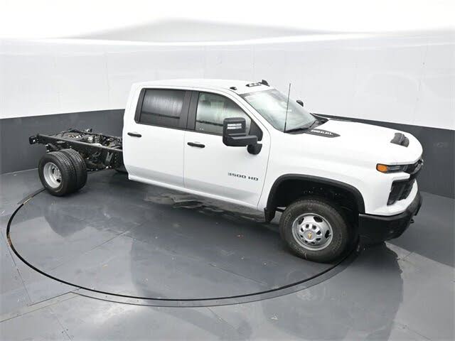 2025 Chevrolet Silverado 3500HD Chassis Work Truck Crew Cab 4WD