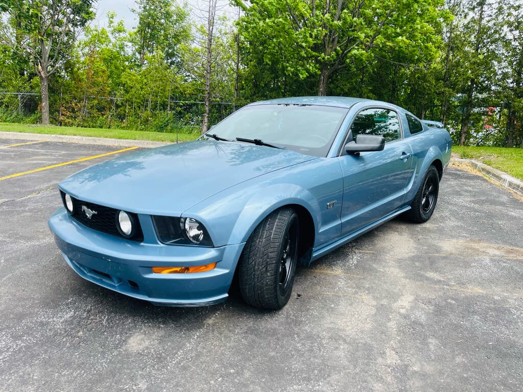2005 Ford Mustang GT Coupe RWD