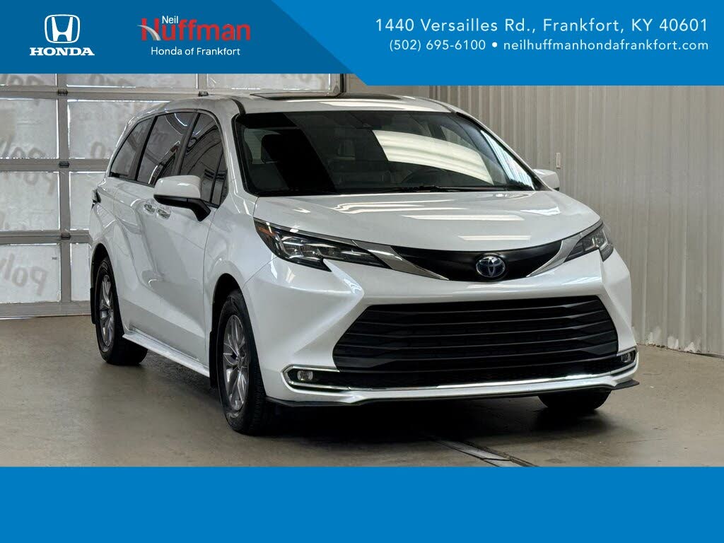 2022 Toyota Sienna XLE 7-Passenger FWD