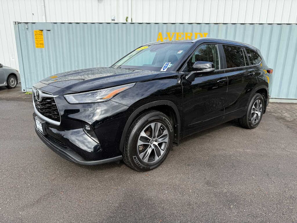 2023 Toyota Highlander XLE AWD