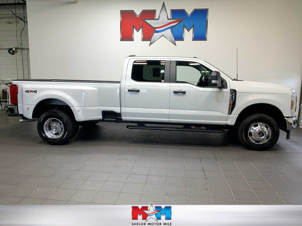 2025 Ford F-350 Super Duty XL Crew Cab LB DRW 4WD