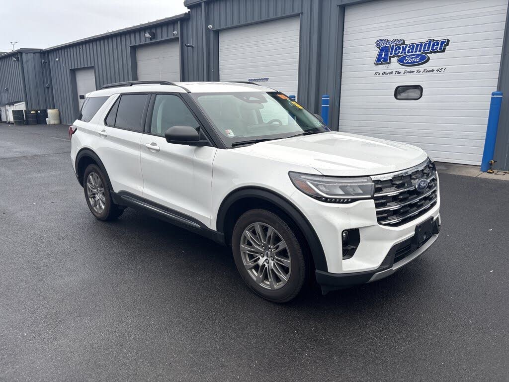 2025 Ford Explorer Active AWD