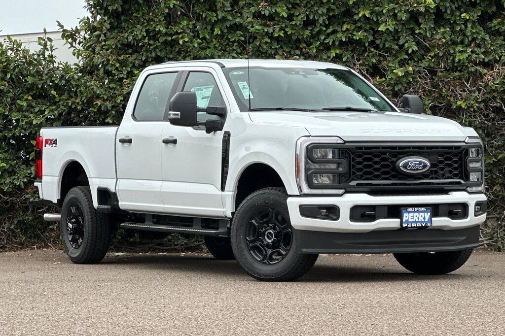 2026 Ford F-250 Super Duty XL Crew Cab 4WD