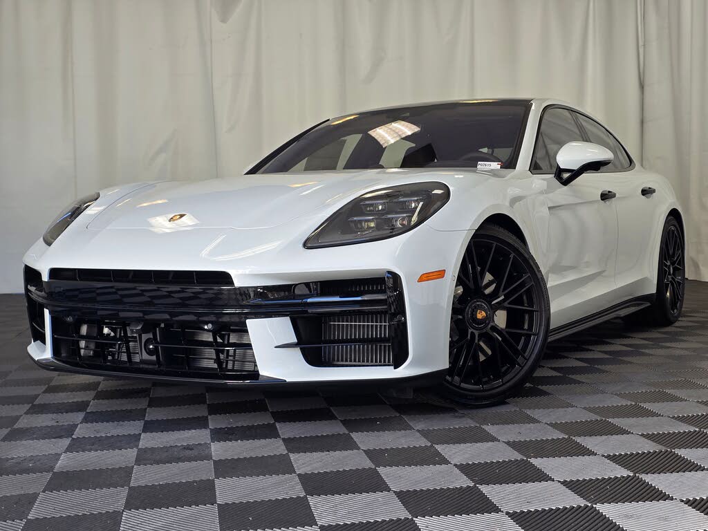 2026 Porsche Panamera GTS AWD