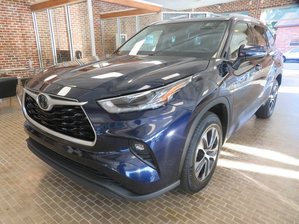 2021 Toyota Highlander XLE FWD