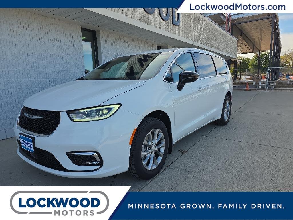 2026 Chrysler Pacifica Select AWD