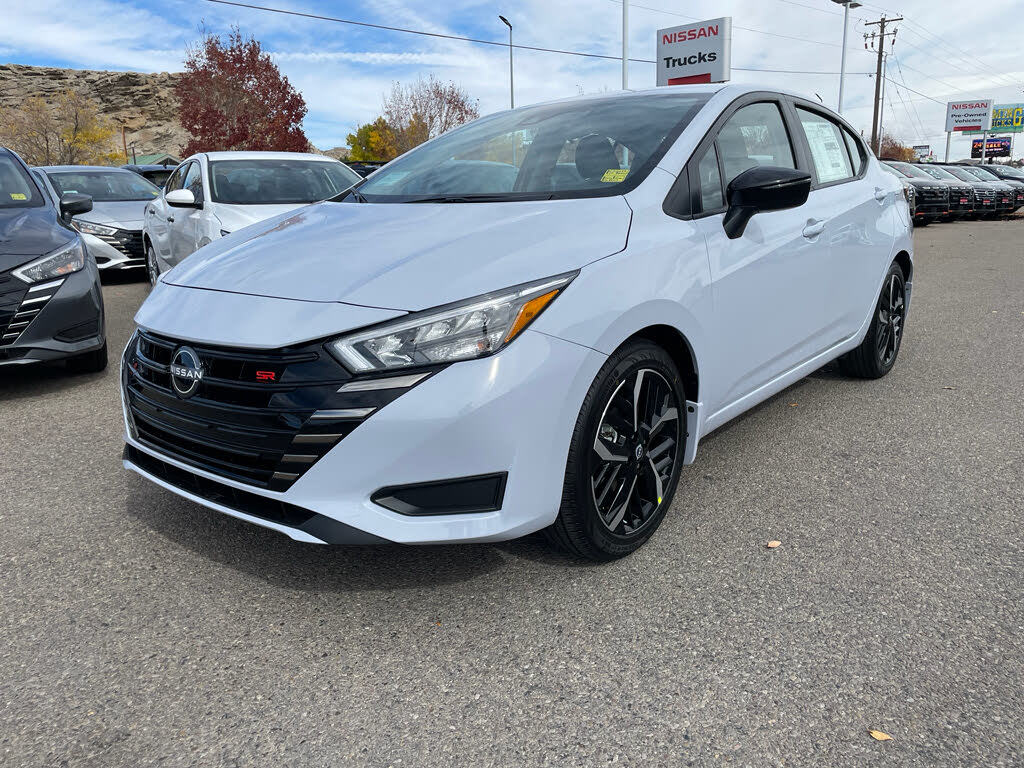 2025 Nissan Versa SR FWD