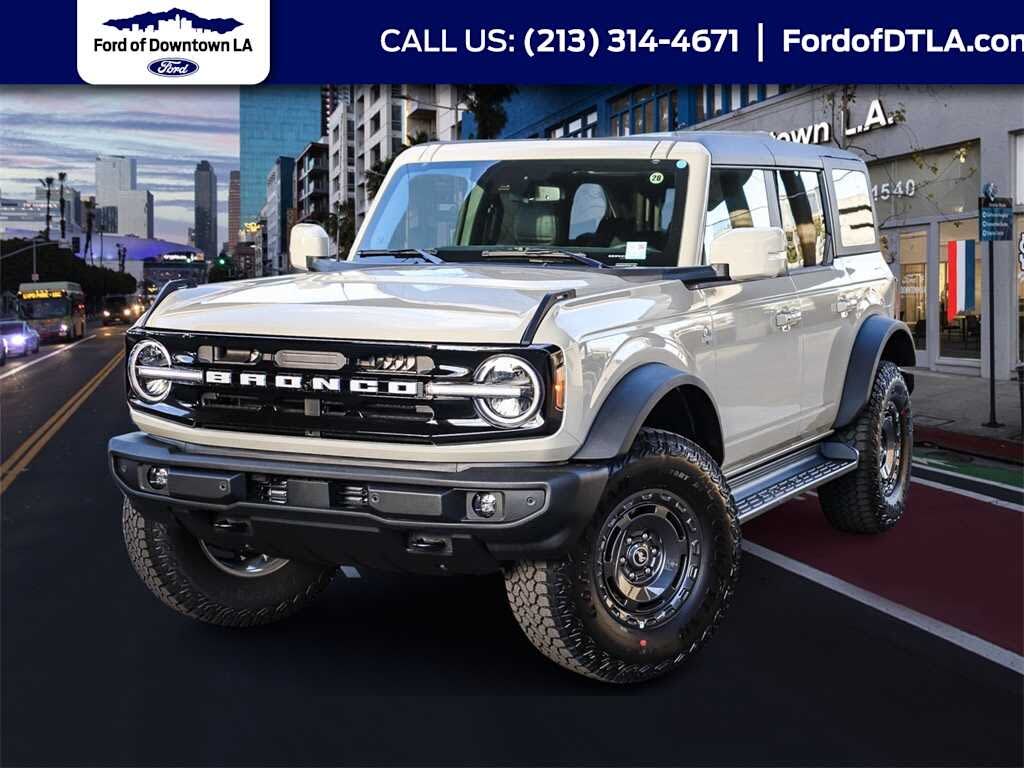2025 Ford Bronco Outer Banks 4-Door 4WD