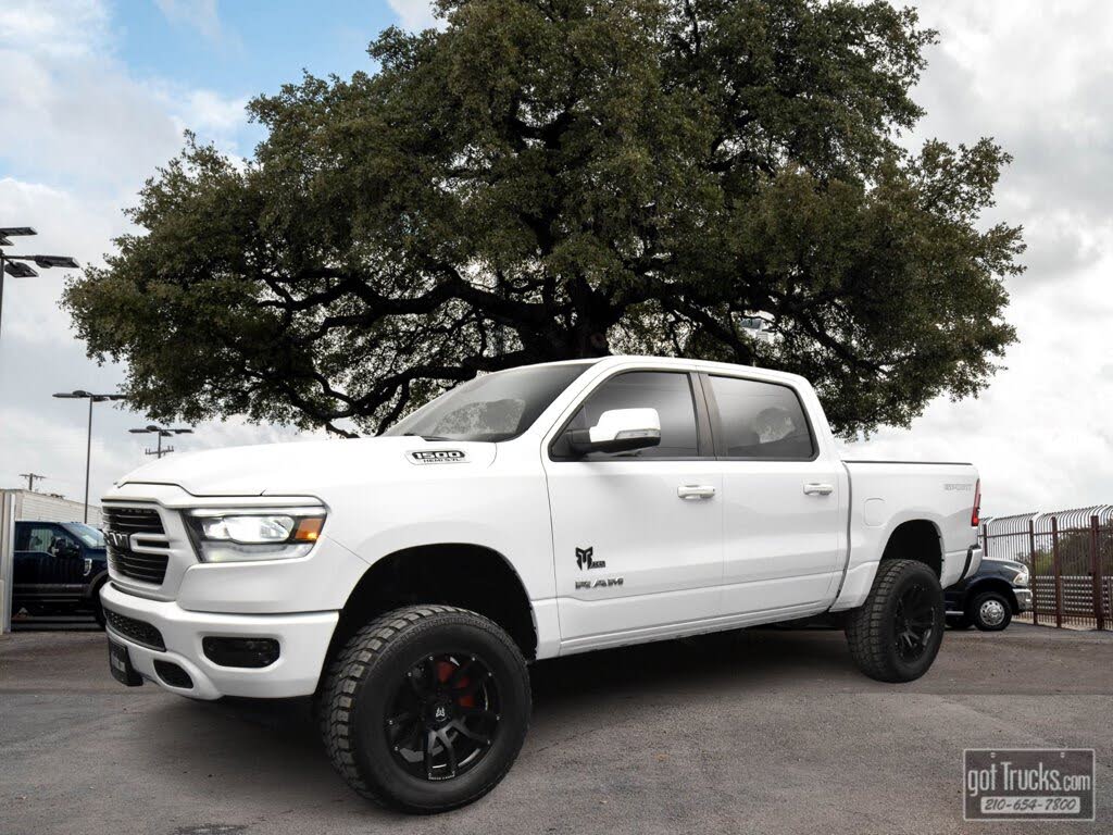2020 RAM 1500 Big Horn Crew Cab 4WD