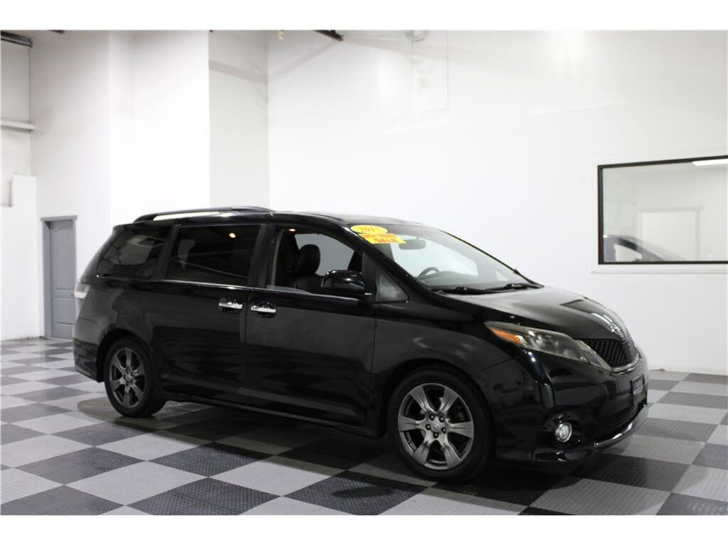 2017 Toyota Sienna SE 8-Passenger FWD