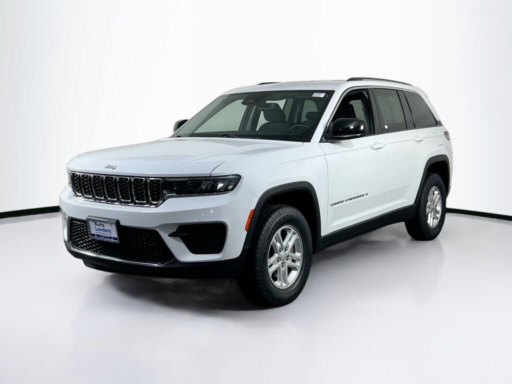2022 Jeep Grand Cherokee Laredo 4WD