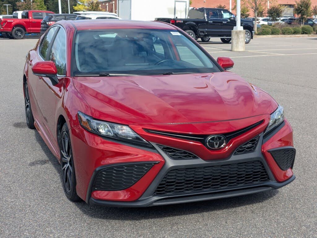 2024 Toyota Camry SE FWD