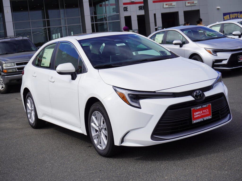 2026 Toyota Corolla Hybrid XLE FWD