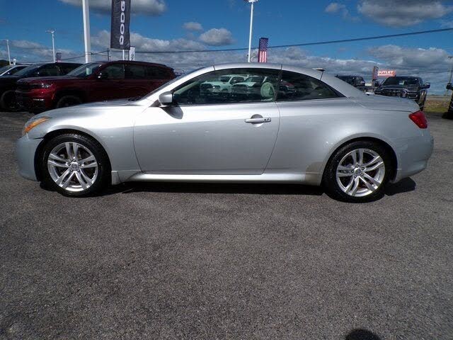 2010 INFINITI G37 Convertible RWD