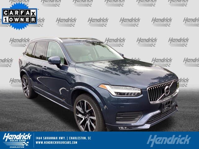 2022 Volvo XC90 T6 Momentum 7-Passenger AWD