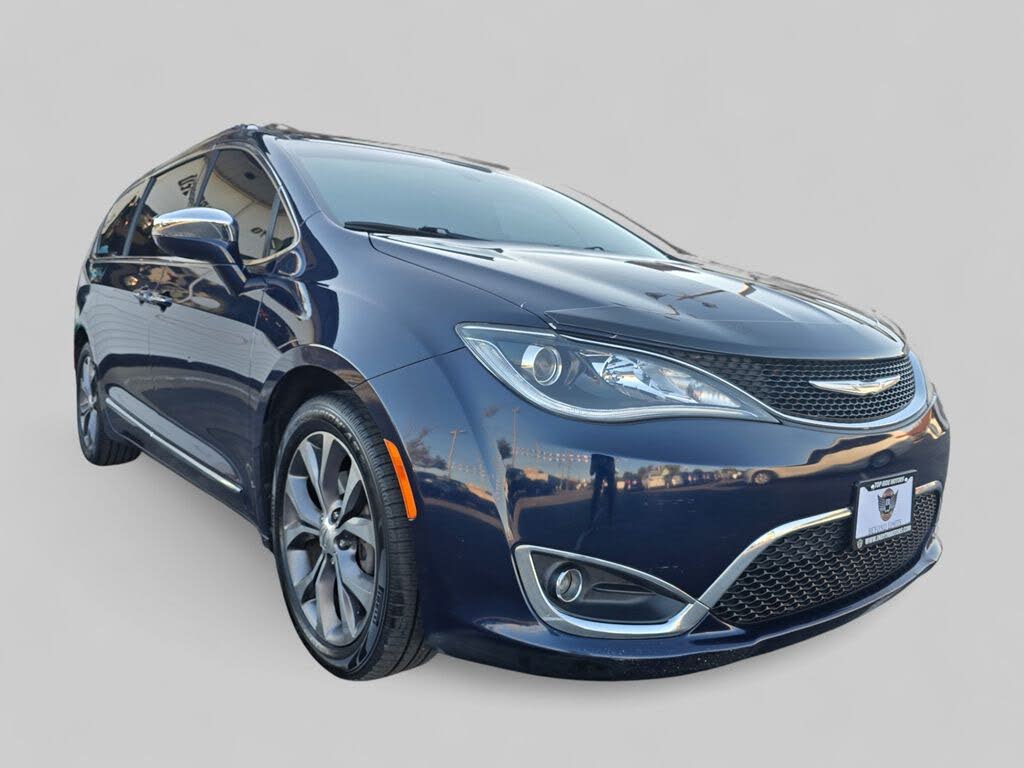2017 Chrysler Pacifica Limited FWD