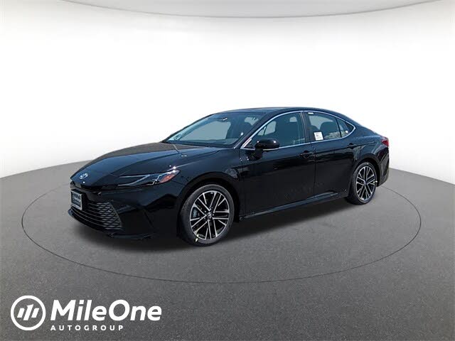 2025 Toyota Camry SE FWD