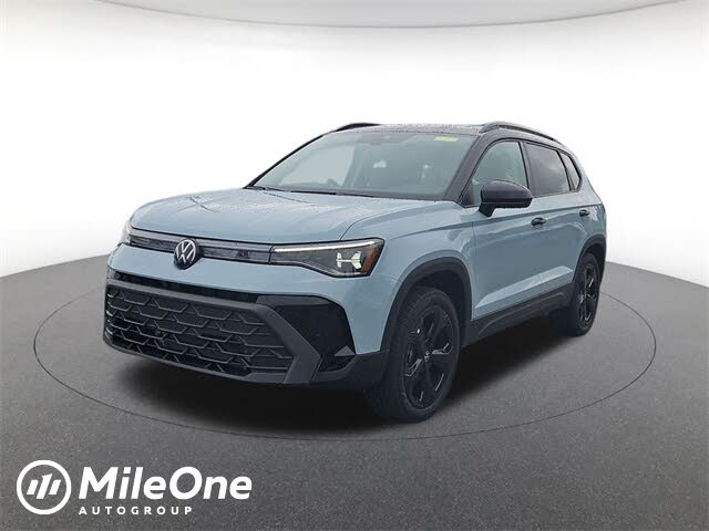 2025 Volkswagen Taos SE Black 4Motion