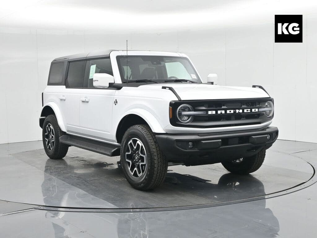 2025 Ford Bronco Outer Banks 4-Door 4WD