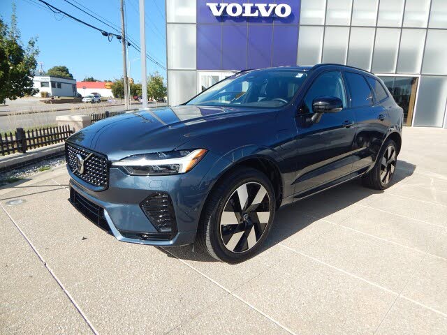 2025 Volvo XC60 Recharge T8 Plus Dark Theme eAWD