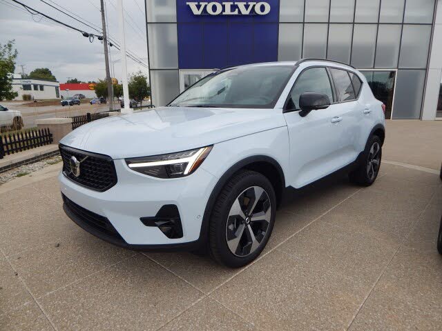 2026 Volvo XC40 B5 Plus AWD