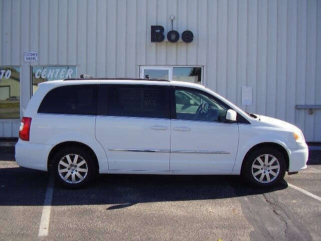 2014 Chrysler Town & Country Touring FWD