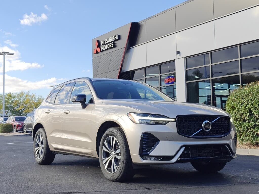 2025 Volvo XC60 B5 Core Dark Theme AWD