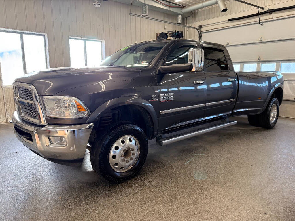 2017 RAM 3500 Laramie Crew Cab LB DRW 4WD