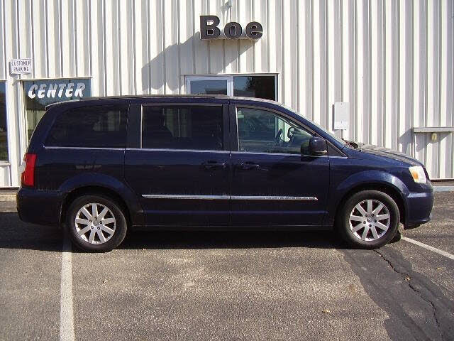 2014 Chrysler Town & Country Touring FWD