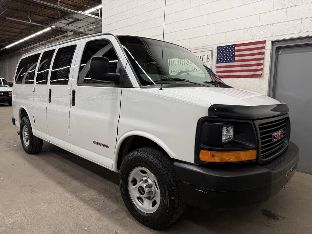 2003 GMC Savana 3500 Passenger Van