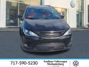 Chrysler Pacifica Hybrid Limited Red S FWD