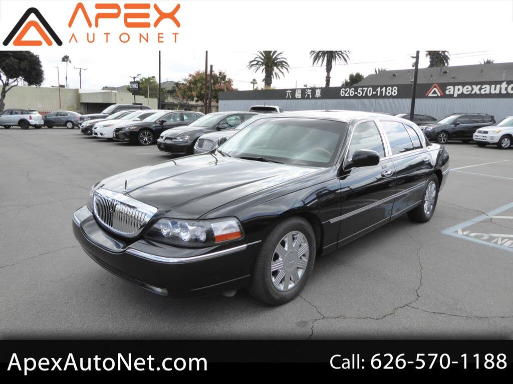 2004 Lincoln Town Car Ultimate L